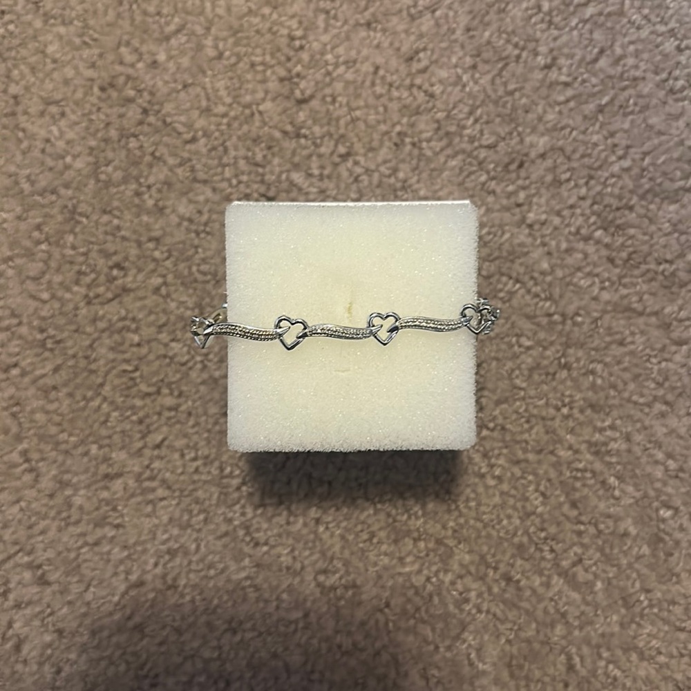 Silver heart bracelet